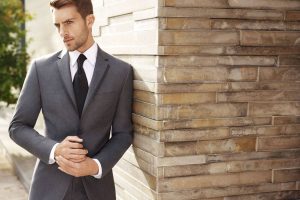 Выбираем мужской деловой костюм: на что обратить внимание?