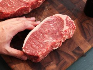 Как выбрать мраморную говядину для стейка