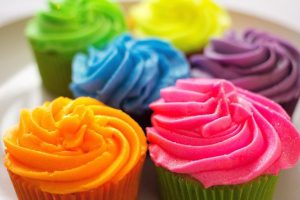 Секреты пищевых красителей: как создать яркие десерты на любой праздник