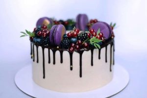 Индивидуальные торты на заказ: создание уникального десерта, отвечающего вашим предпочтениям и тематике