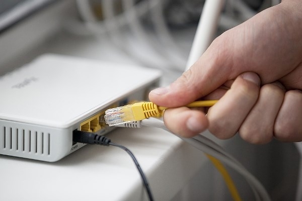 Подключение интернета в частном доме: выбор провайдера и технологии
