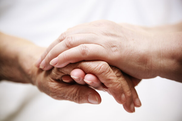 Поддержка пожилых: благотворительность и забота для улучшения жизни старшего поколения
