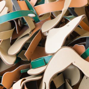 Технологии обработки обувной кожи: влияние способов выделки на качество и характеристики материала