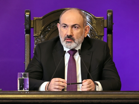 Пашинян на фоне протестов в Ереване заявил о «гибридной войне», которая ведется против Армении