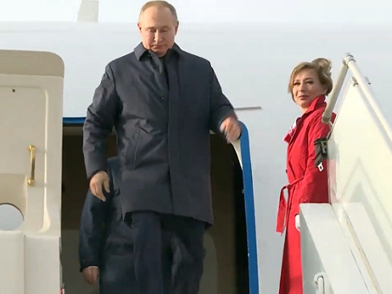 Путин прилетел в Казахстан (видео)