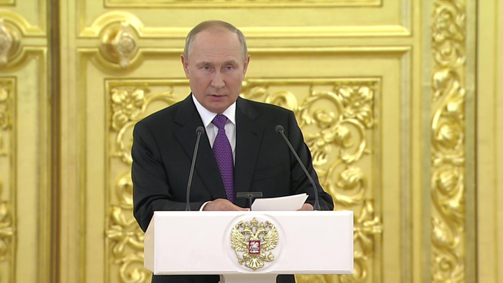 Путин: скоро на расшифровку любой инфекции будут тратить не более суток