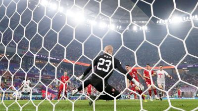 Швейцария обыграла Сербию и вышла в плей-офф чемпионата мира в Катаре